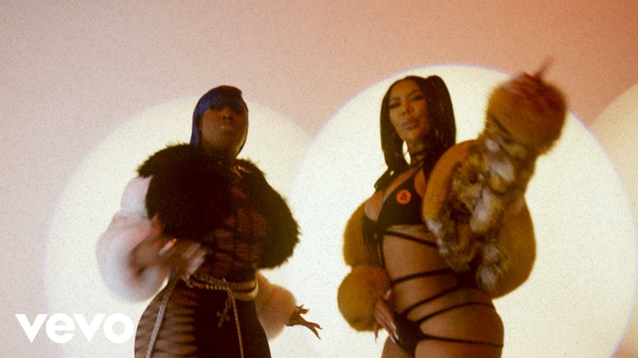 Chinese Kitty (@OFFICIALKITTYY) f/ Connie Diiamod (@ConnieDiiamond) – “BUGGIN” (Video)